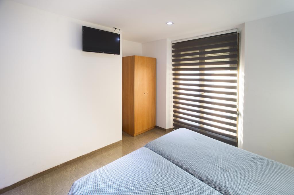 โอสตัล ดราสซาเนส Hotel บาร์เซโลนา ภายนอก รูปภาพ